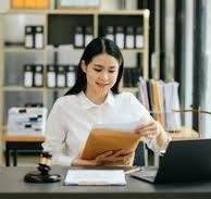 Comprehensive Guide to Becoming a Legal Secretary